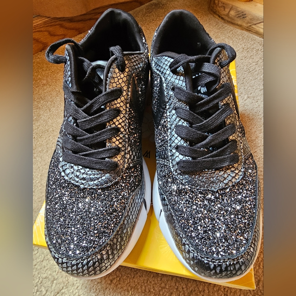Mello Mat Glitzy shoes